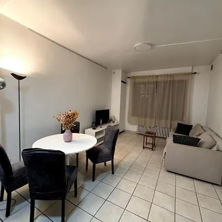 Apartment In Herenhuis Antwerpen-zuid